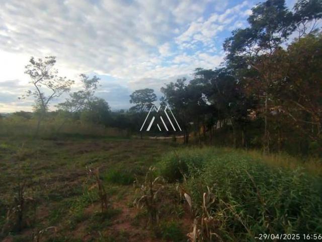 Vendo casa em Itatiaiuçu com 02 quartos excelente localização