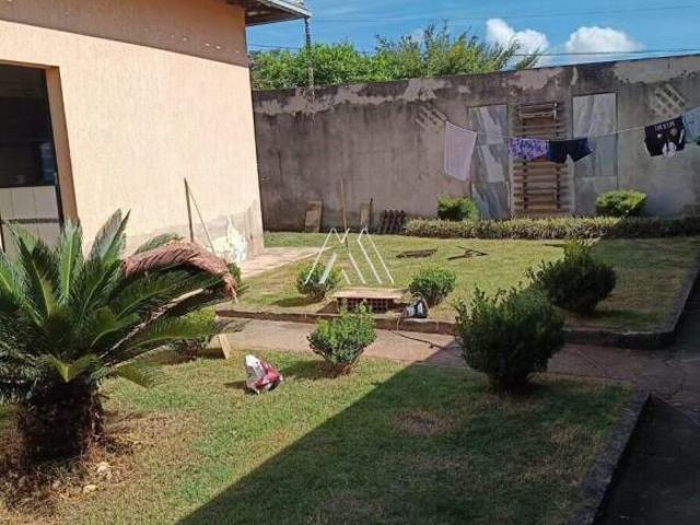 Vendo casa em Itatiaiuçu com 03 quartos sendo 1 suíte com excelente localização!