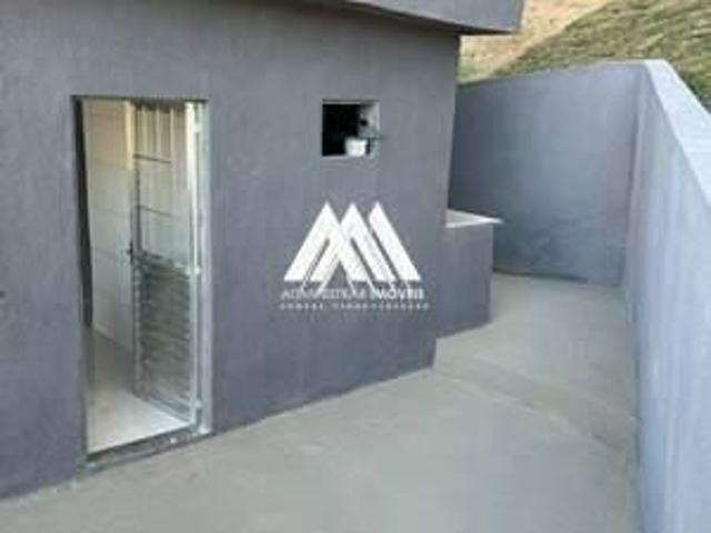 Vendo casa em Itaúna com excelente localização!