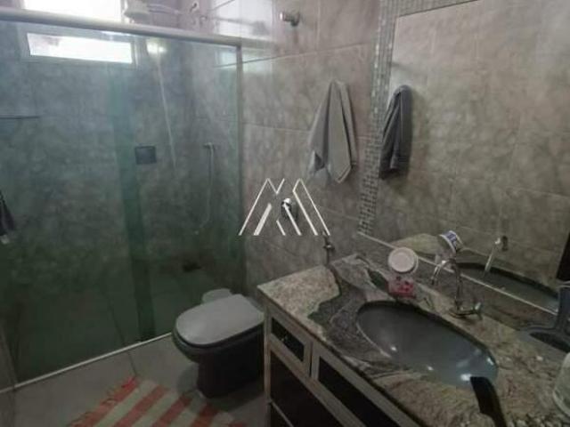 Vendo casa em Itaúna com kitnet para locação com ótima localização!