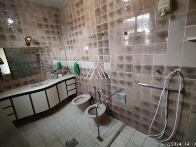 Vendo casa em Itaúna em excelente localização!