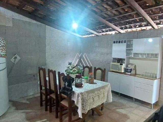 Vendo casa em Itaúna em excelente localização!
