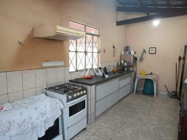 Vendo casa em Itaúna em excelente localização!
