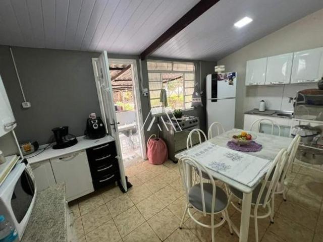 Vendo casa em Itaúna em excelente localização!
