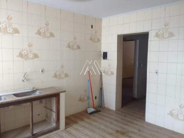 Vendo casa em Itaúna em excelente localização na região central!