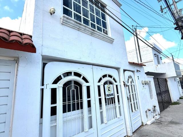 Vendo Casa en av principal c?ntrica con ampliaciones SM 50 de 4 Rec para inversi?n