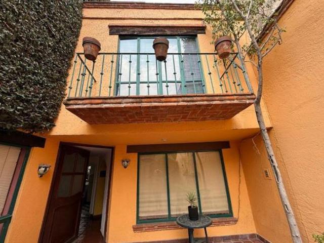 Vendo casa en barrio de la concepción coyoacan ciudad de México.