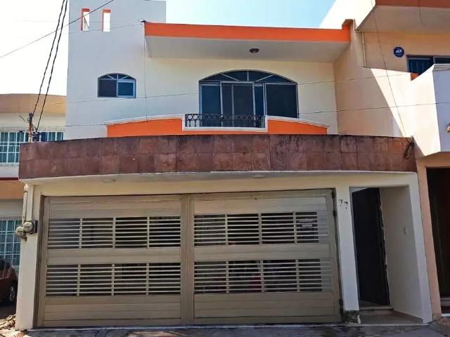 VENDO CASA EN BOCA DEL RIO CERCA DE LA UNIDAD DEPORTIVA DEL MORRO