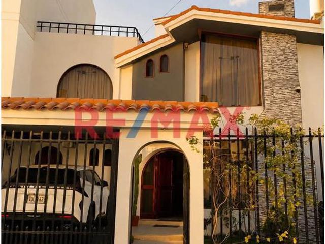 Vendo Casa En Cayma Urb Cerrada
