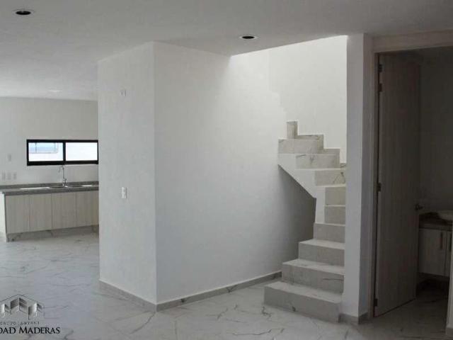 Vendo Casa en Ciudad Maderas, Super Jard?n, 3 Recamaras, 2.5 Ba?os, Oportunidad