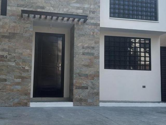 Vendo casa en Colonia Altabrisa de Apodaca