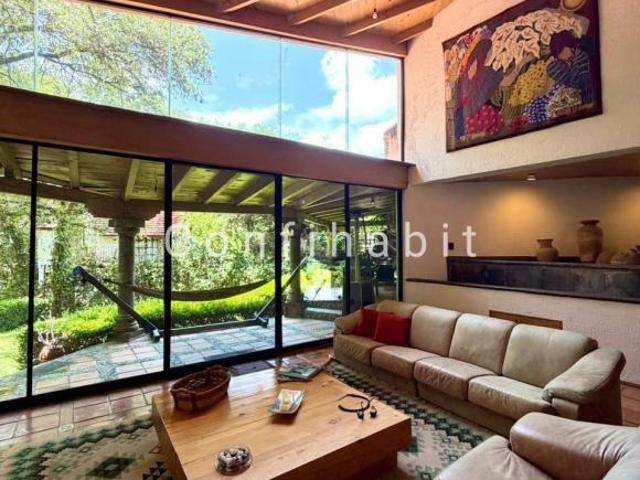 CASA EN VENTA EN CONDADO DE SAYAVEDRA AMPLIO JARDIN