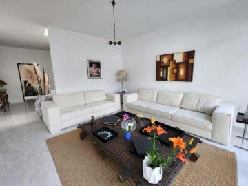 VENDO CASA EN FRACC, COL. LOMAS DE ATZINGO, CUERNAVACA