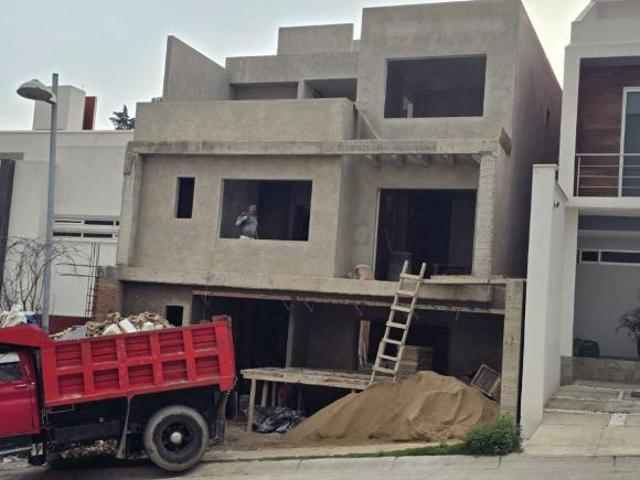VENDO CASA EN PREVENTA EN LOMAS VERDES SEXTA SECCIÓN