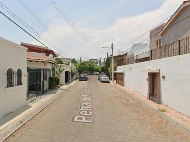 VENDO CASA EN QUERETARO