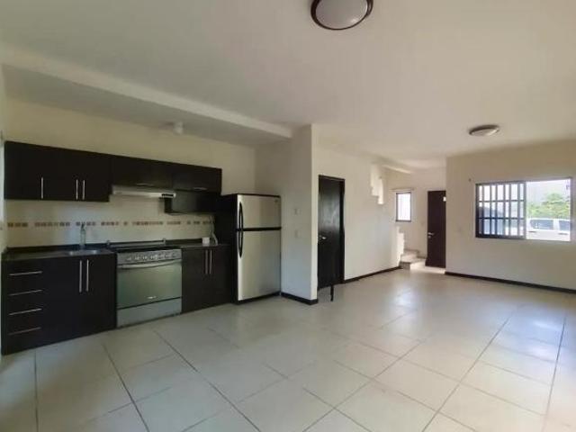 VENDO CASA EN RESIDENCIAL ANDALUZ CERCA DE PLAZA DORADO