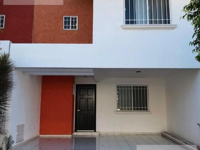 VENDO CASA EN SUR CERCA DE LA IBERO Y HOSPITALES EN FRACCIONAMIENTO HACIENDA SAN MIGUEL