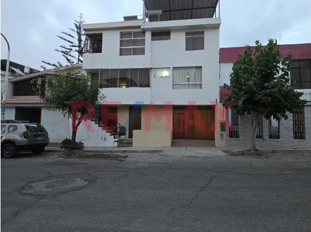 Vendo Casa En Urb. La Encalada