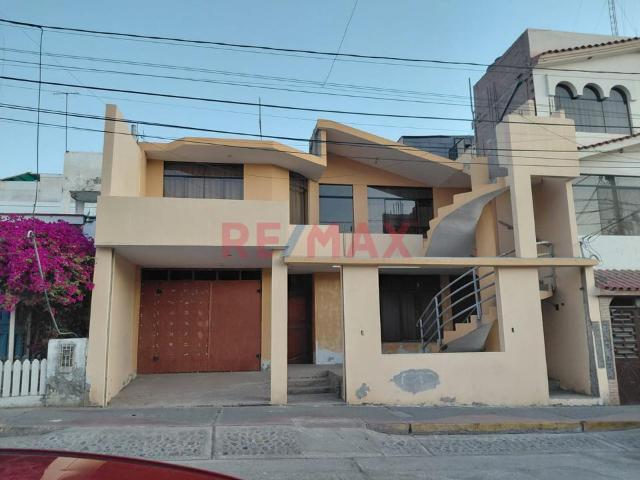 Vendo Casa En Villa Del Mar Cerca Al Malecon Costero