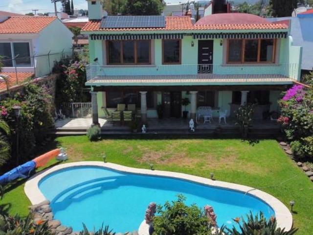 Vendo Casa en Zona Norte de Cuernavaca con jardin y alberca privada