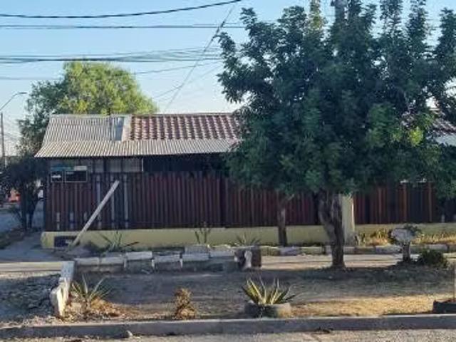 Vendo casa esquina, superficie 420 mtrs2 | 4 dormitorios por 145000. 00 en Lo Espejo