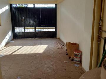 Vendo casa frente a parque