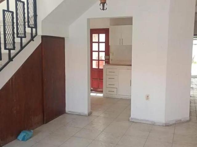 VENDO CASA FRENTE AL REINO MAGICO SOLO CONTADO