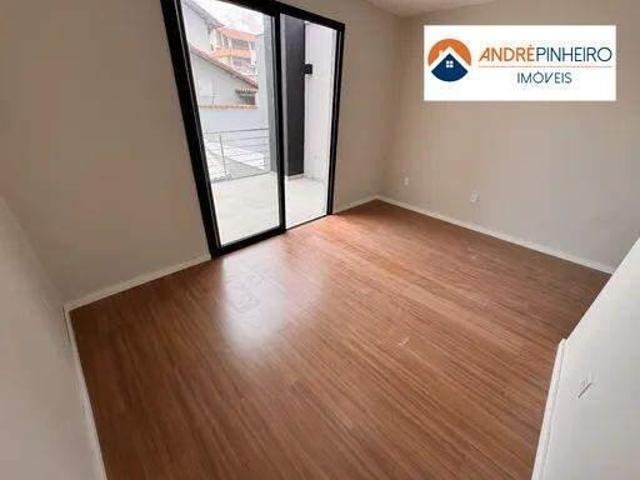 Vendo casa geminada com entrada independente com 03 quartos sendo um com suite, 131m² no valor de R$