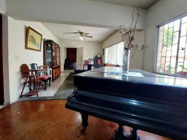 VENDO CASA PARA REMODELACIÓN FRENTE A PARQUE COLONIA ROMA