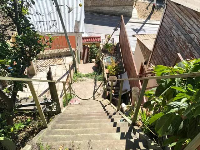 Vendo Casa para reparar en Cordillera, calle San Francisco | 2 dormitorios por 35000. 00 en Valparaíso