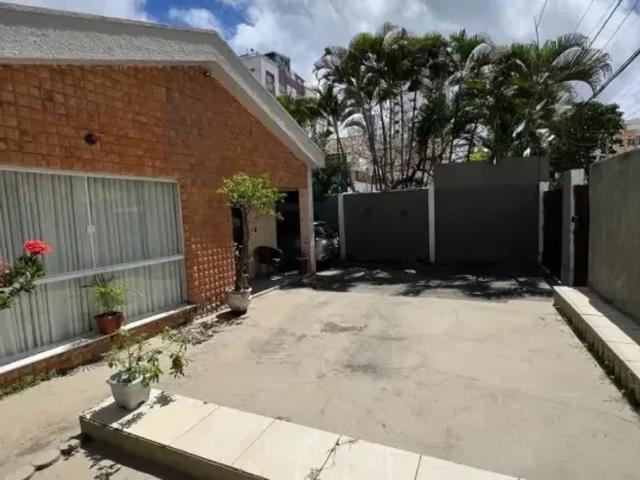Vendo Casa próximo Av Paulo VI na Pituba