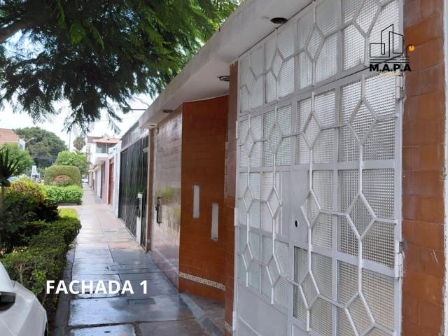 Vendo casa remodelada con departamento adicional y proyecto para dos deparertamentos mas