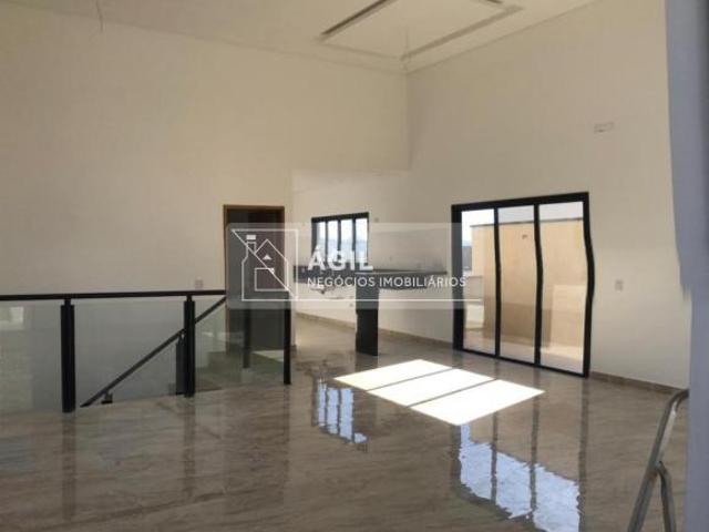 Vendo Casa residencial no Condomínio Golden Park 256m² A/C em Jacareí SP A/T 250m² 03 dormitórios
