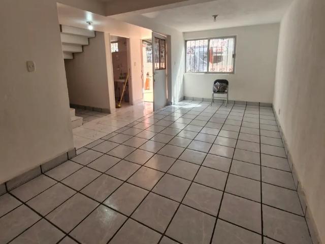 VENDO CASA SOLA EN ANDADOR EN ACOXPA!