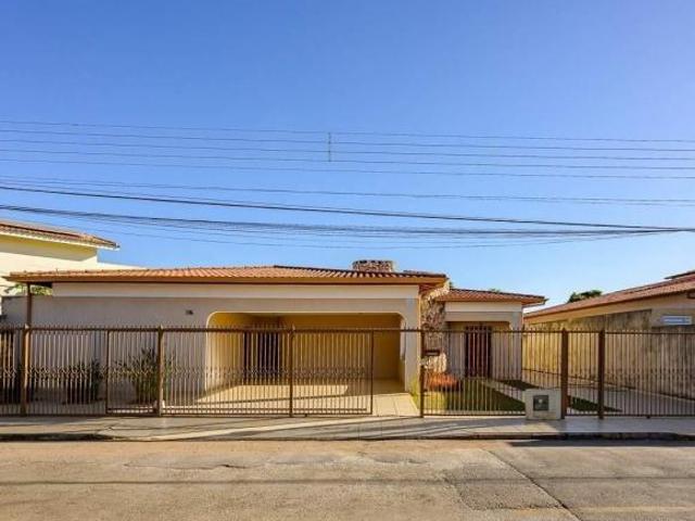 Vendo Casa Térrea com 4 Quartos e Suíte na Qi 06 Lago Norte !