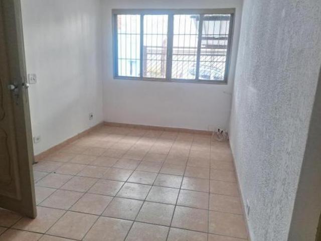Vendo casa térrea em rua fechada sem saída