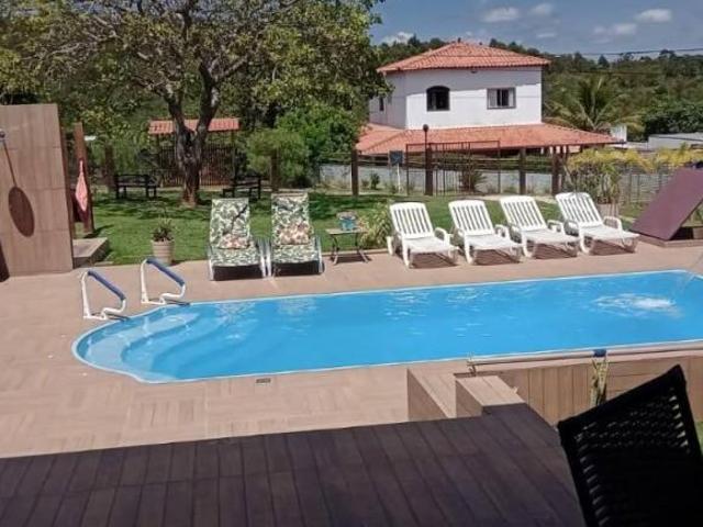 Vendo casa três quartos sendo uma suíte Condomínio Vale do Luar
