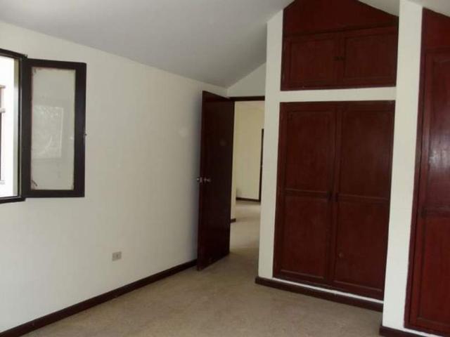 Vendo casa 2 pisos condominio privado los girasoles chosica