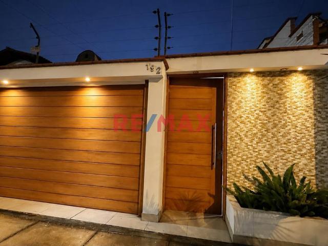 Vendo Casa 2 Pisos Y Terraza Con Doble Cochera