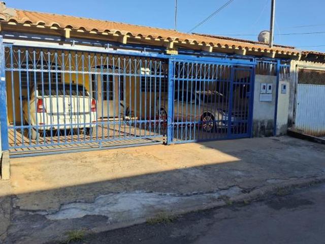 Vendo casa 3 quartos, qno 3 setor O, aceita financiamento