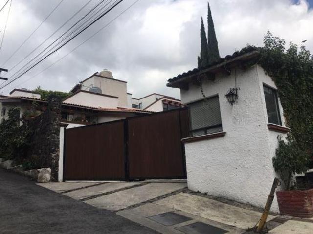 VENDO CH EN SAN NICOLÁS TOTONAPAN 4 RECÁMARAS CON BAÑO C/U 2 EN PLANTA BAJA 3 AUTOS Y JARDÍN