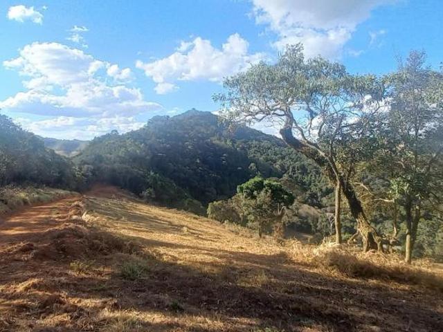 Vendo chácara incrível no Campo Redondo em Maria da Fè, a pouco mais de 2 km do centro da cidade, lo