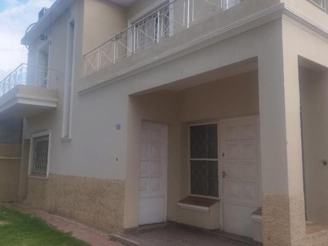 Vendo Conjunto Residencial: 2 Casas + 2 Dptos, Garaje Para 3 Vehículos, Doble Patio Rawson
