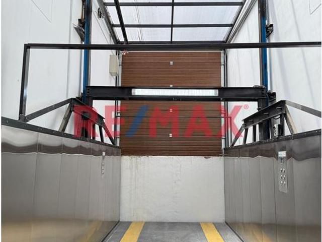 Vendo Cochera Y De Regalo Deposito En Cayma