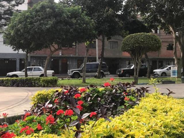 Vendo depa pueblo libre frente parque francisco ruiz olivier m