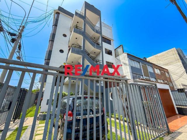 Vendo Departamento Con Cochera Cerca Velasco Astete Surco