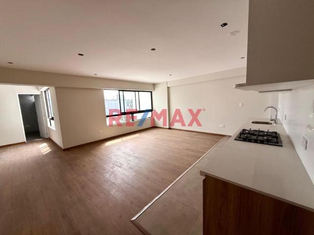 Vendo Departamento Amplio De 93M² En Sucro
