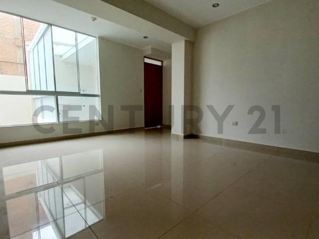 VENDO DEPARTAMENTO DE ESTRENO 1° PISO EN LA PERLA LIMITE CON SAN MIGUEL ID: 3 3 0 3 9