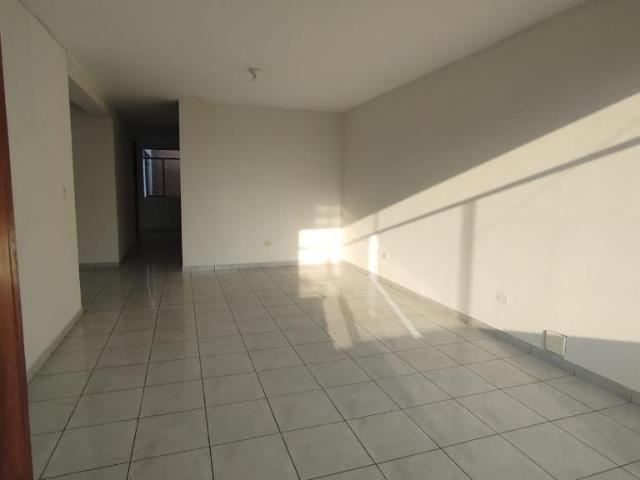 Vendo Departamento en 3er piso Ate