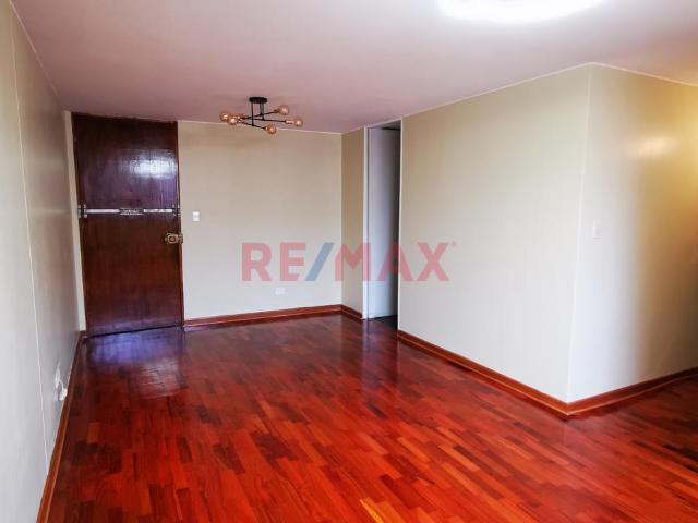 Vendo Departamento En 2Do.Piso Ubicado En Condominio Laderas De Melgarejo Alt. Cdra.4 Av. Melgarejo – La Molina